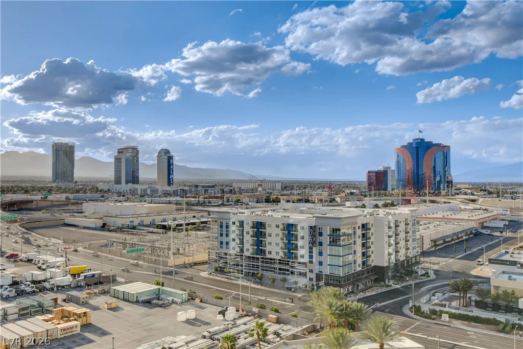 4575 DEAN MARTIN, Las Vegas, NV 89103