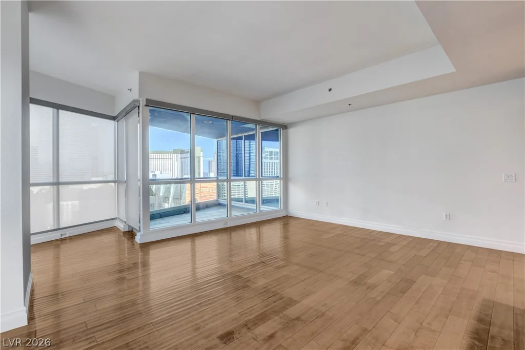 4575 DEAN MARTIN, Las Vegas, NV 89103