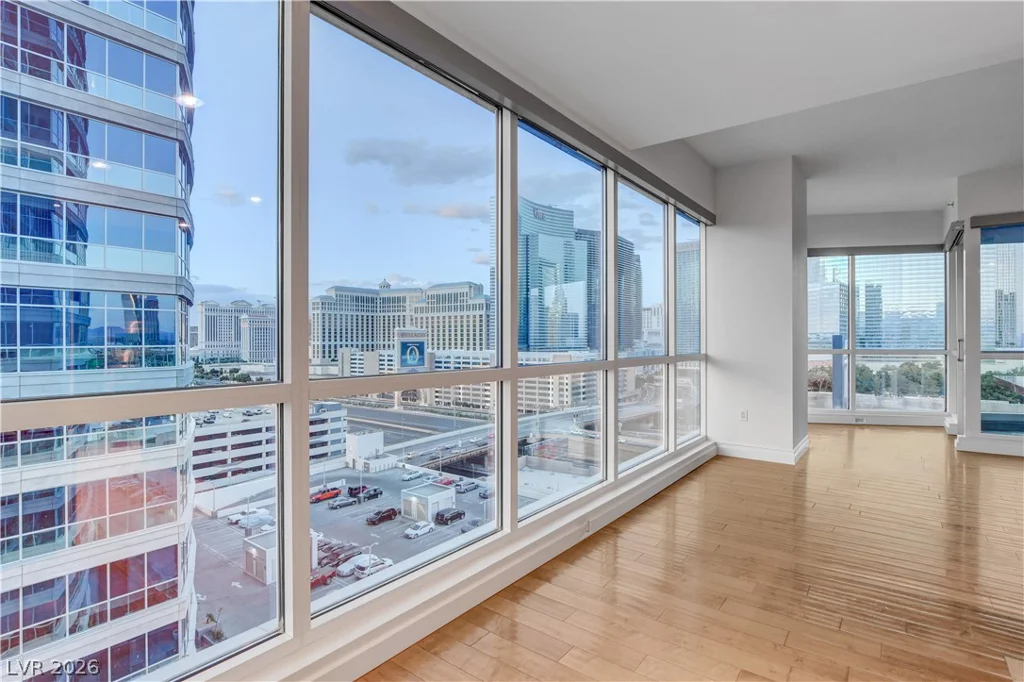 4575 DEAN MARTIN, Las Vegas, NV 89103