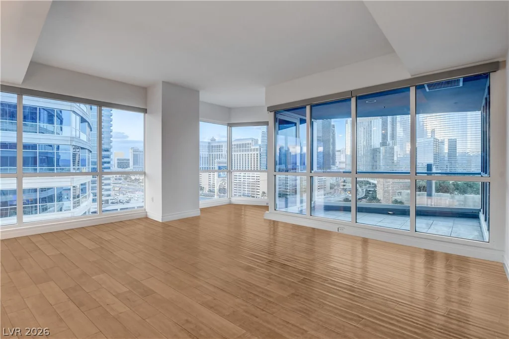4575 DEAN MARTIN, Las Vegas, NV 89103