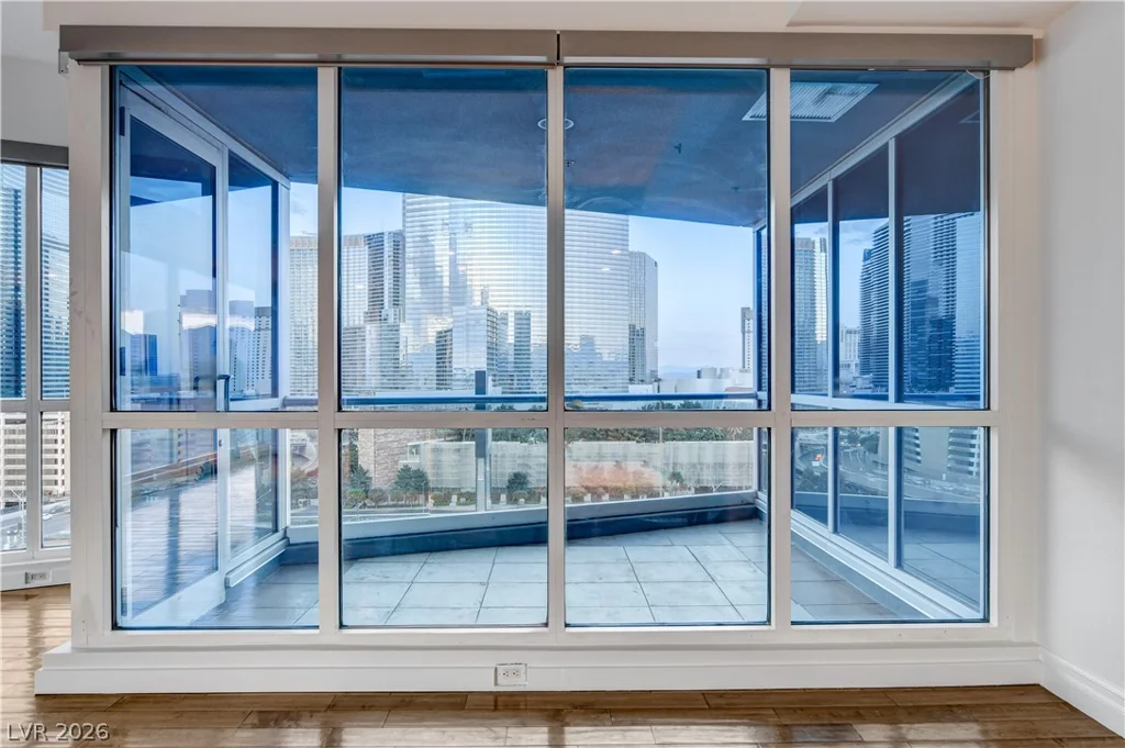 4575 DEAN MARTIN, Las Vegas, NV 89103