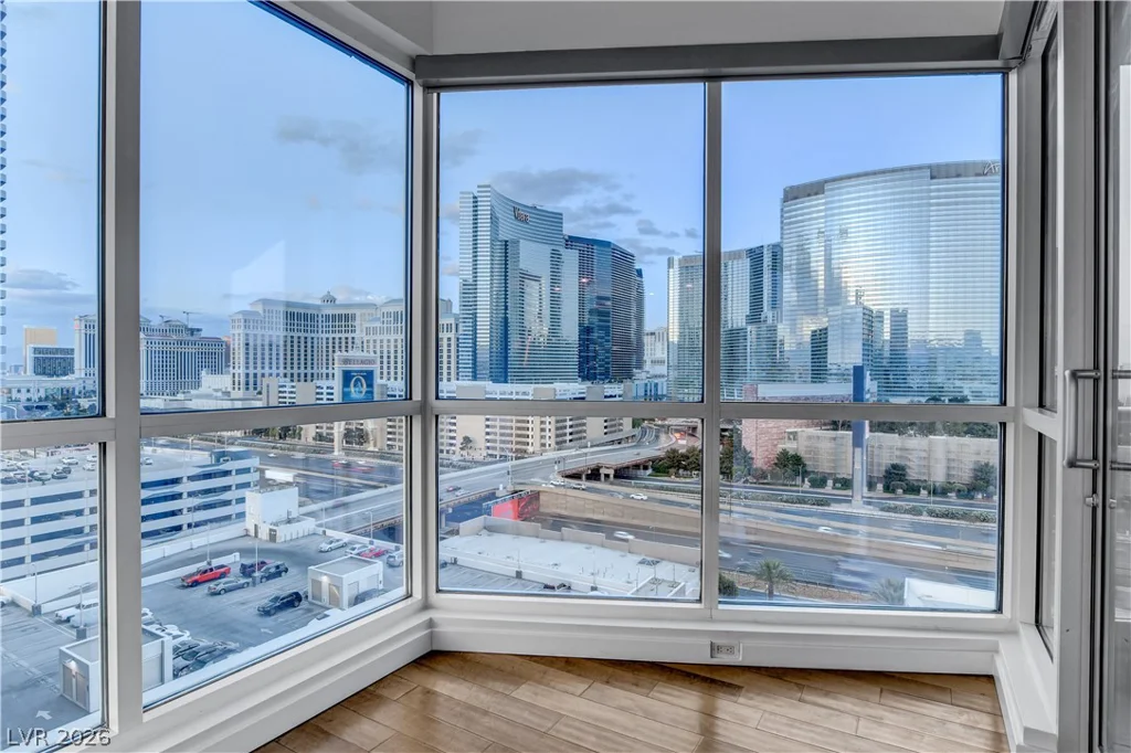 4575 DEAN MARTIN, Las Vegas, NV 89103