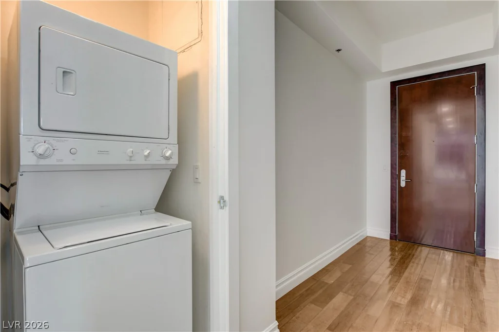 4575 DEAN MARTIN, Las Vegas, NV 89103