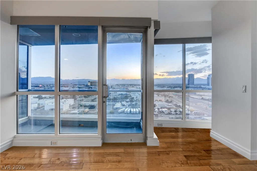 4575 DEAN MARTIN, Las Vegas, NV 89103
