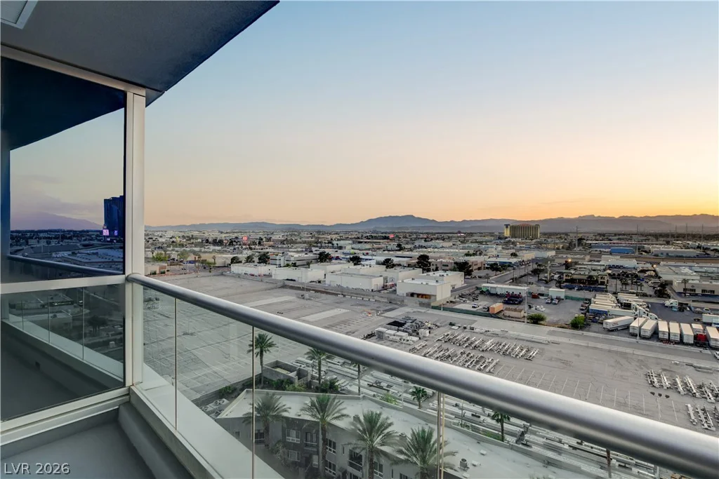 4575 DEAN MARTIN, Las Vegas, NV 89103