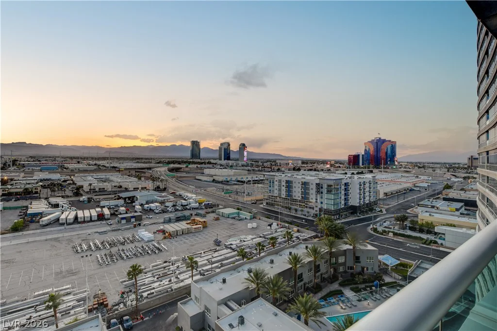 4575 DEAN MARTIN, Las Vegas, NV 89103