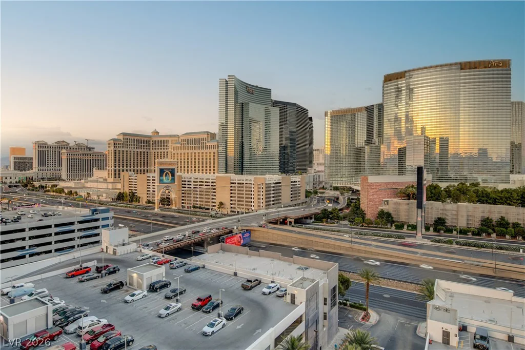 4575 DEAN MARTIN, Las Vegas, NV 89103
