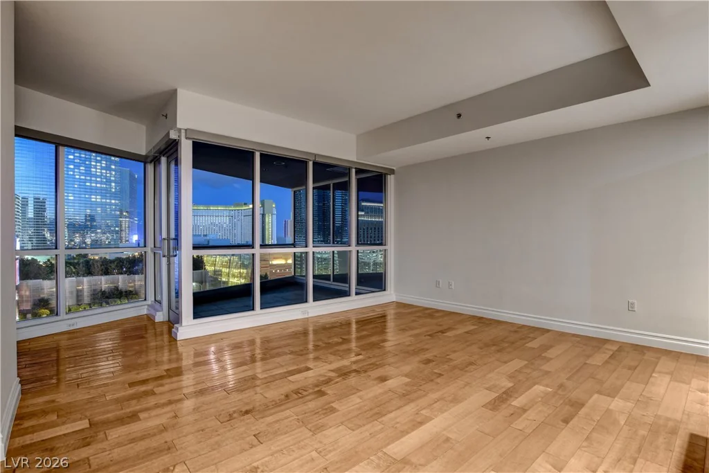 4575 DEAN MARTIN, Las Vegas, NV 89103