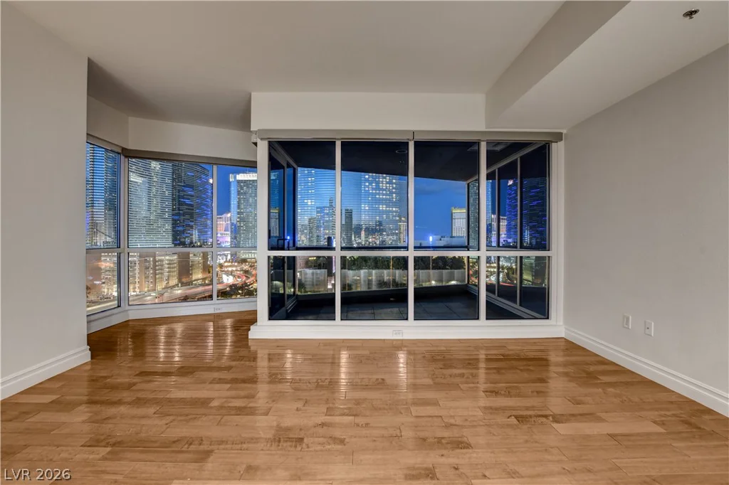 4575 DEAN MARTIN, Las Vegas, NV 89103
