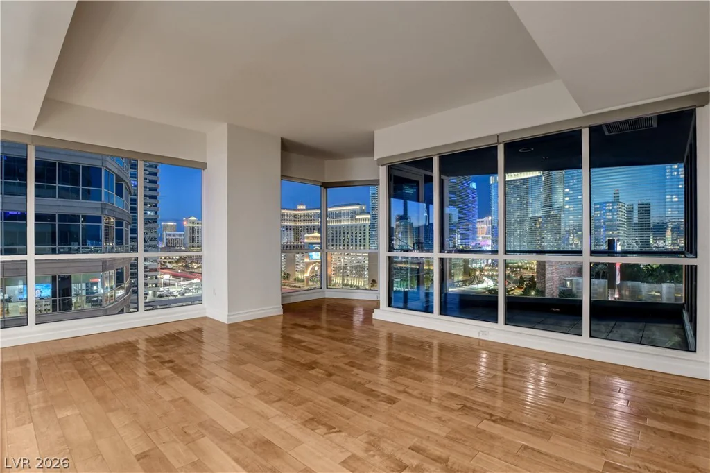 4575 DEAN MARTIN, Las Vegas, NV 89103