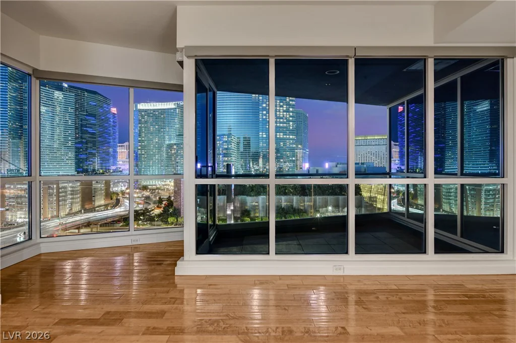 4575 DEAN MARTIN, Las Vegas, NV 89103