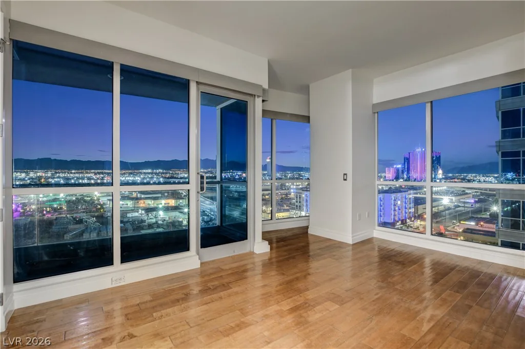 4575 DEAN MARTIN, Las Vegas, NV 89103