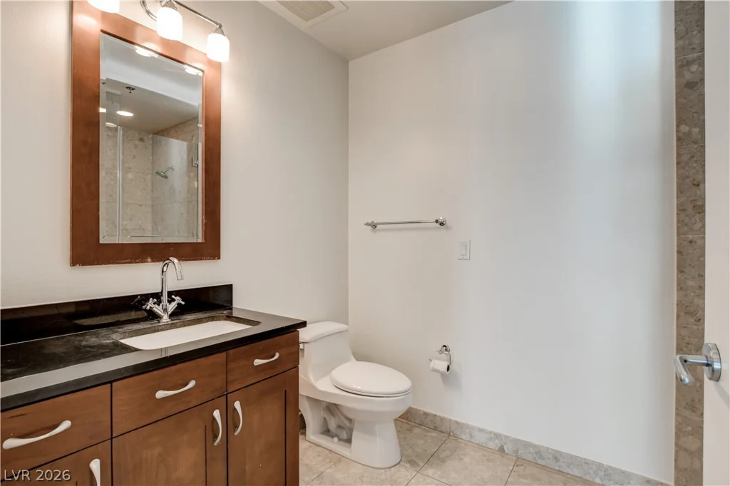 4575 DEAN MARTIN, Las Vegas, NV 89103