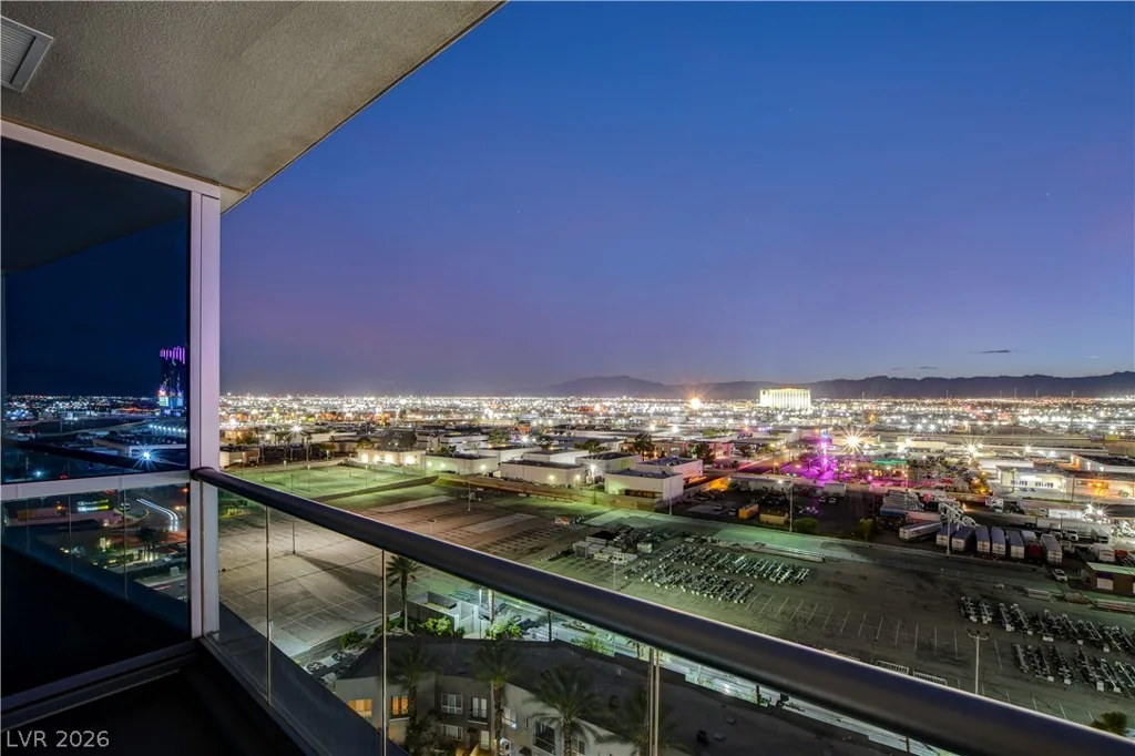 4575 DEAN MARTIN, Las Vegas, NV 89103