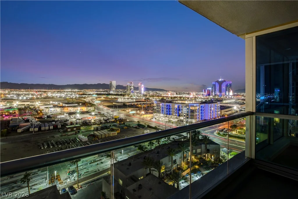 4575 DEAN MARTIN, Las Vegas, NV 89103