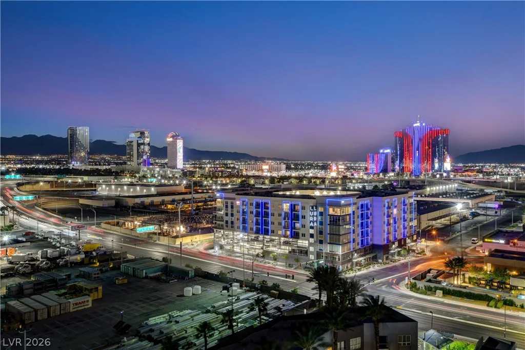4575 DEAN MARTIN, Las Vegas, NV 89103
