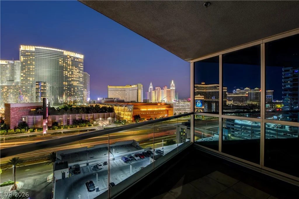4575 DEAN MARTIN, Las Vegas, NV 89103