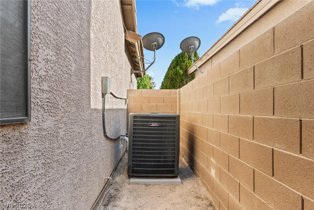 1210 Stoneypeak, North Las Vegas, NV 89081
