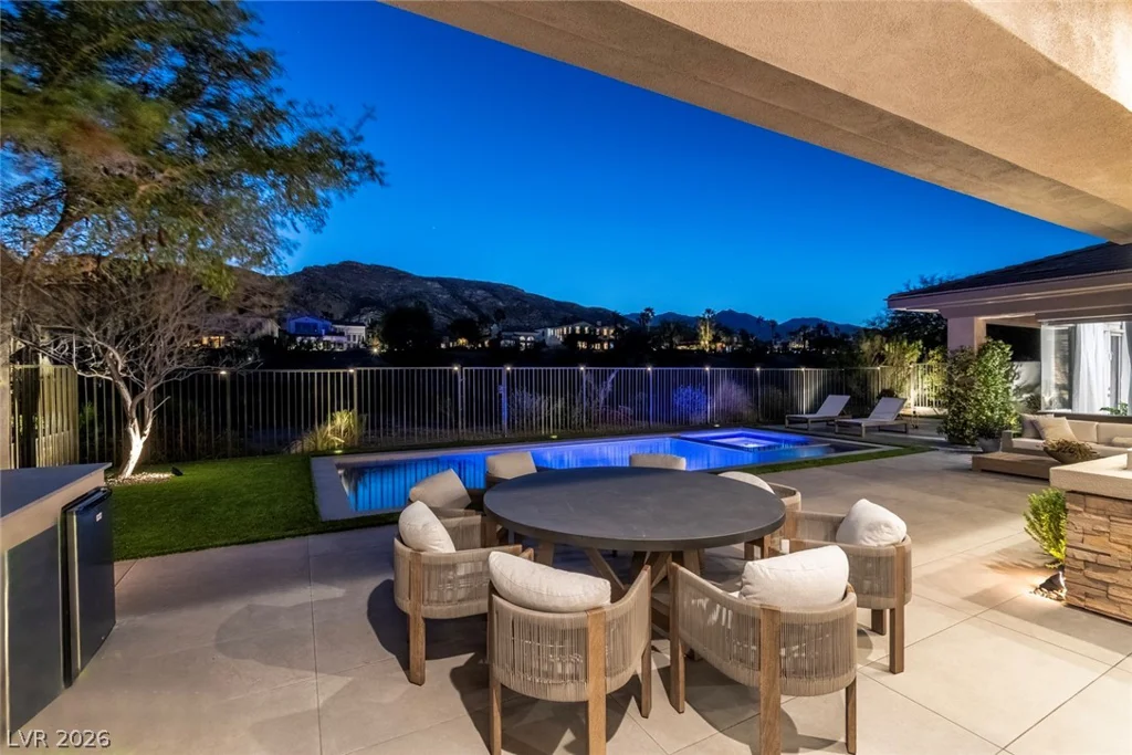 2797 Turtle Head Peak Dr, Las Vegas, NV 89135