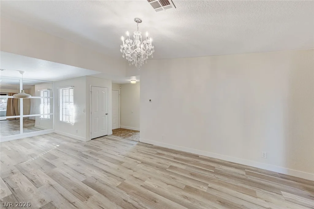 2633 Durango, Las Vegas, NV 89117