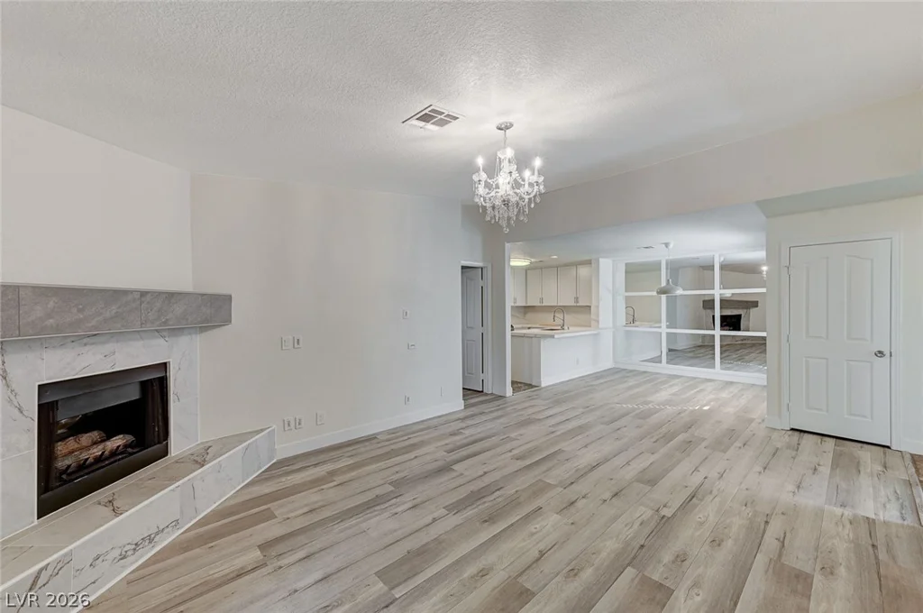 2633 Durango, Las Vegas, NV 89117