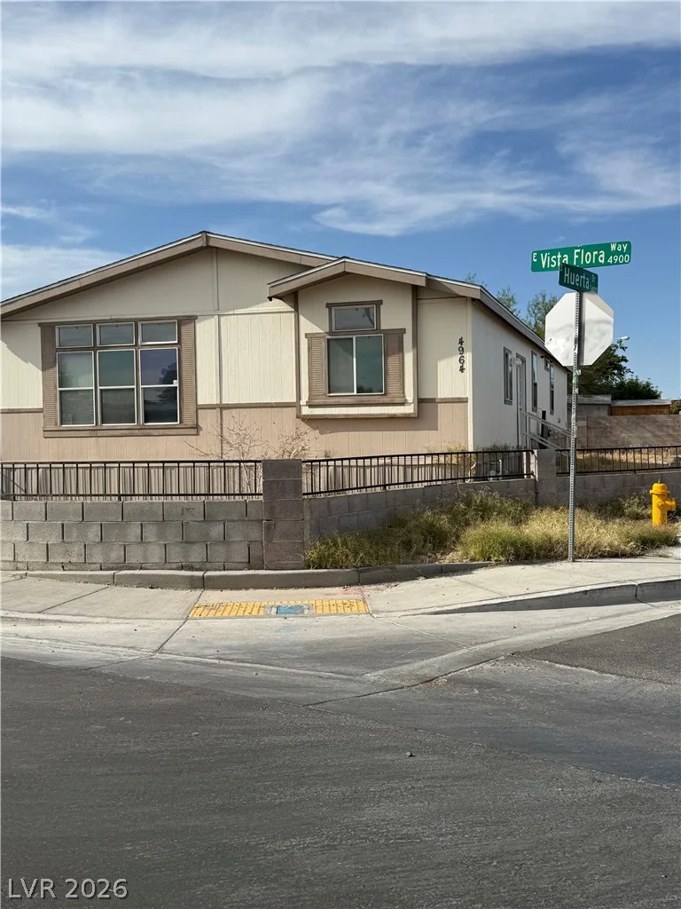 4964 Vista Flora, Las Vegas, NV 89121