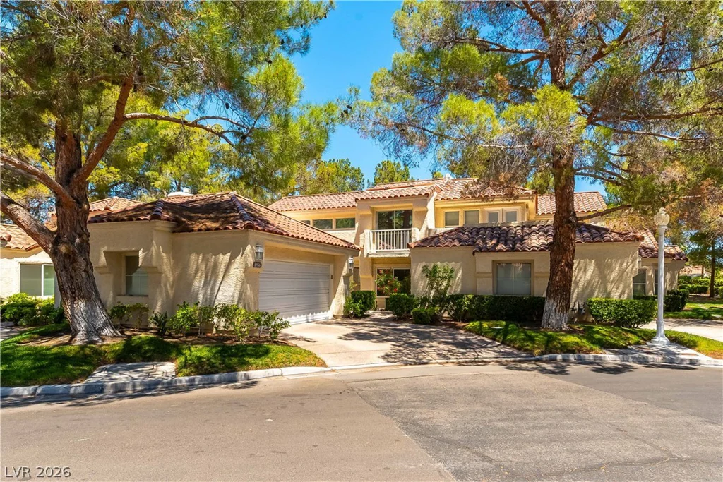 6956 Emerald Springs, Las Vegas, NV 89113