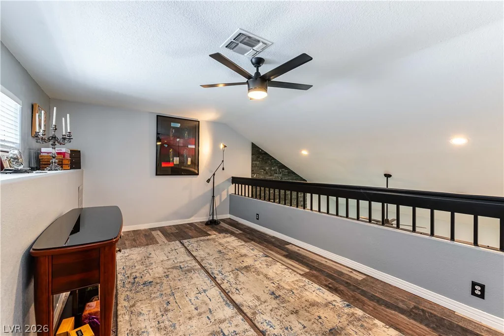 6956 Emerald Springs, Las Vegas, NV 89113