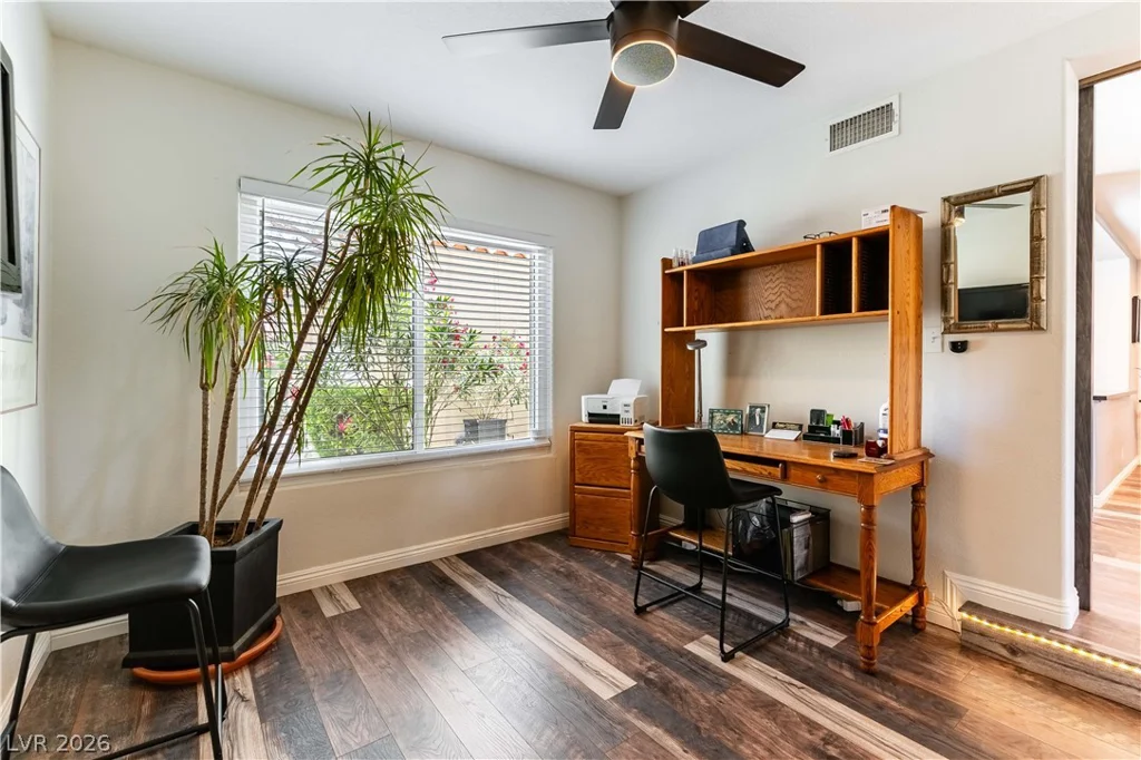 6956 Emerald Springs, Las Vegas, NV 89113