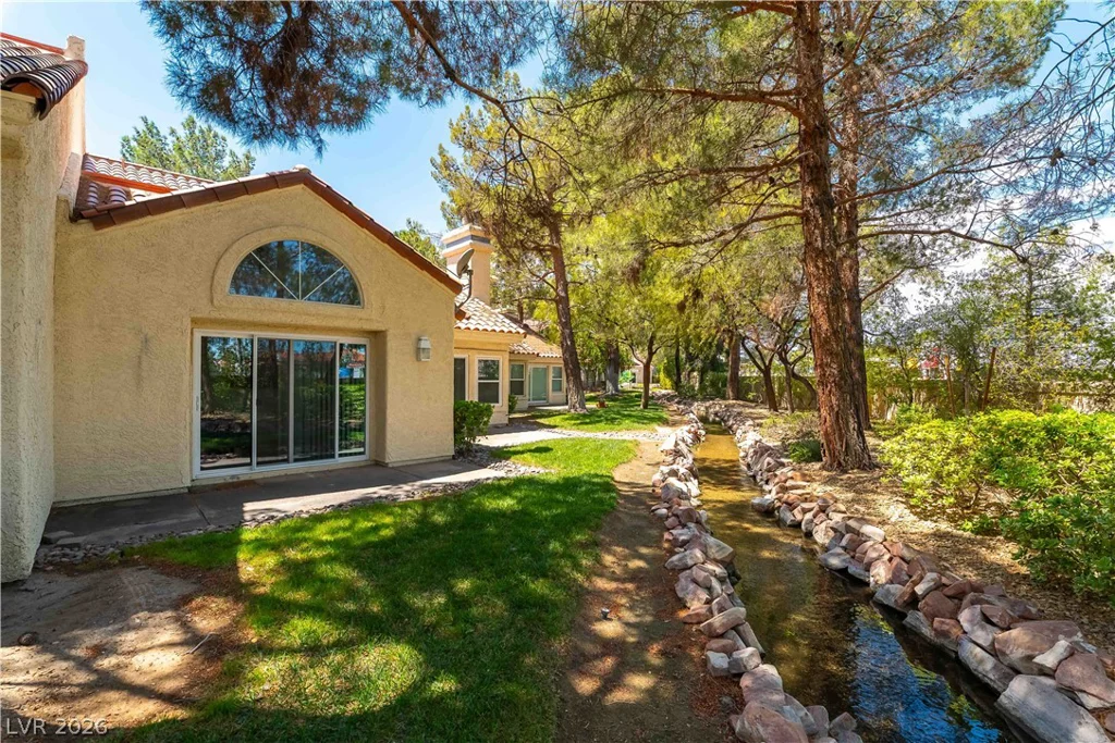 6956 Emerald Springs, Las Vegas, NV 89113