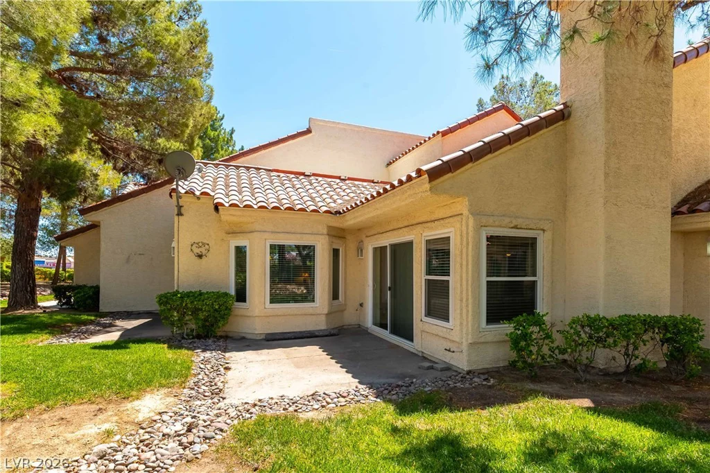 6956 Emerald Springs, Las Vegas, NV 89113