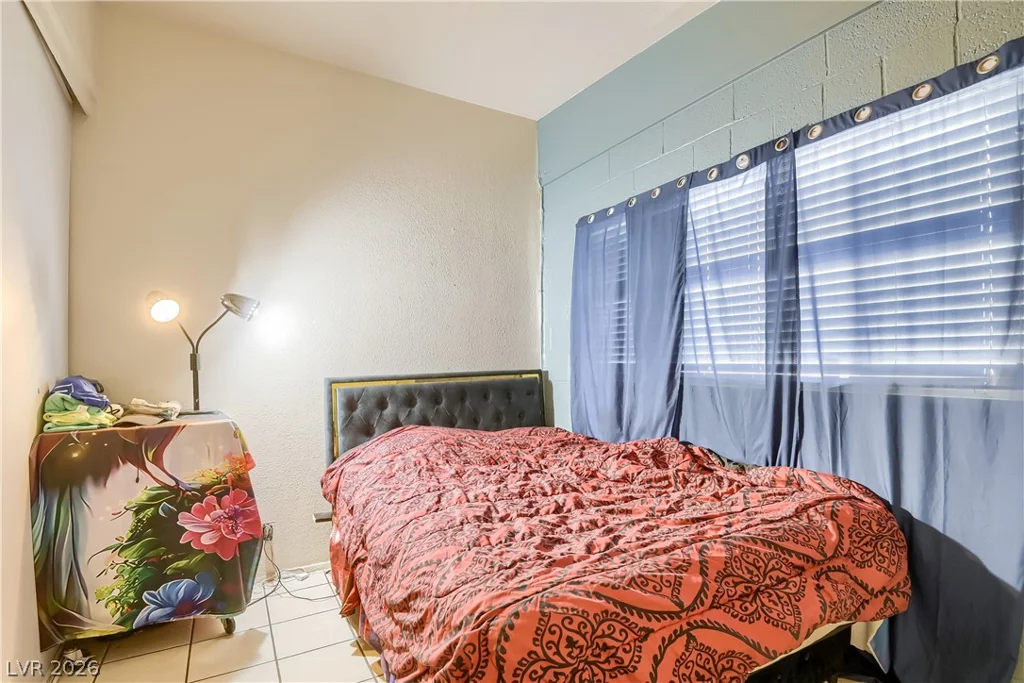 2409 Maroney, Las Vegas, NV 89104