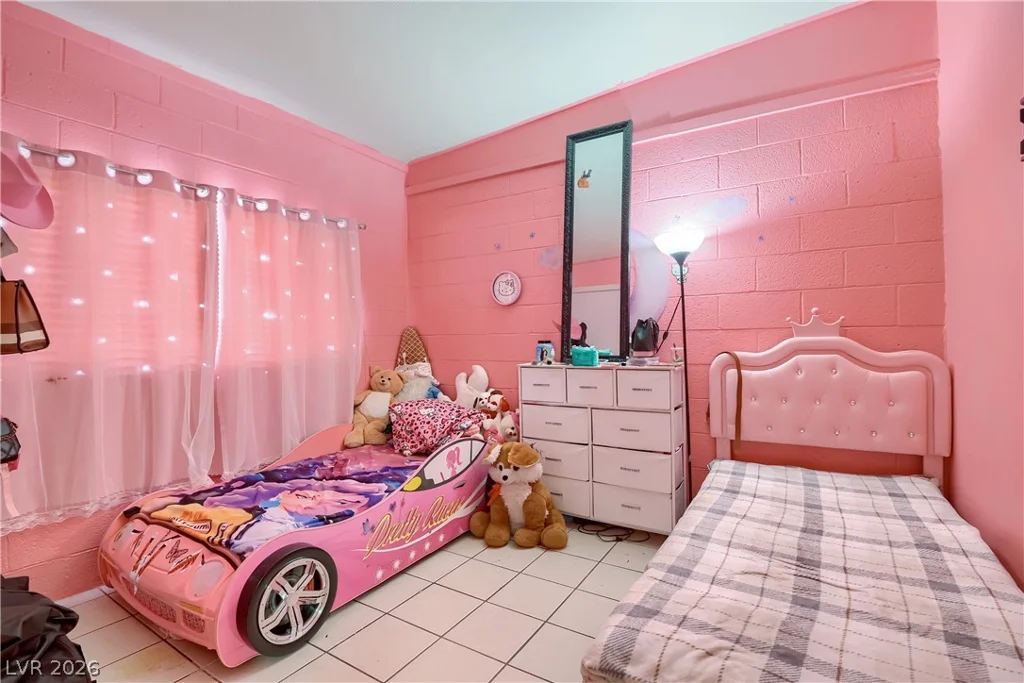 2409 Maroney, Las Vegas, NV 89104