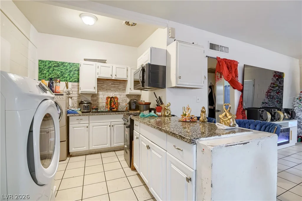 2409 Maroney, Las Vegas, NV 89104