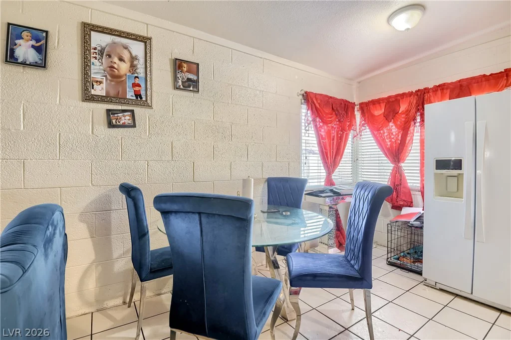 2409 Maroney, Las Vegas, NV 89104