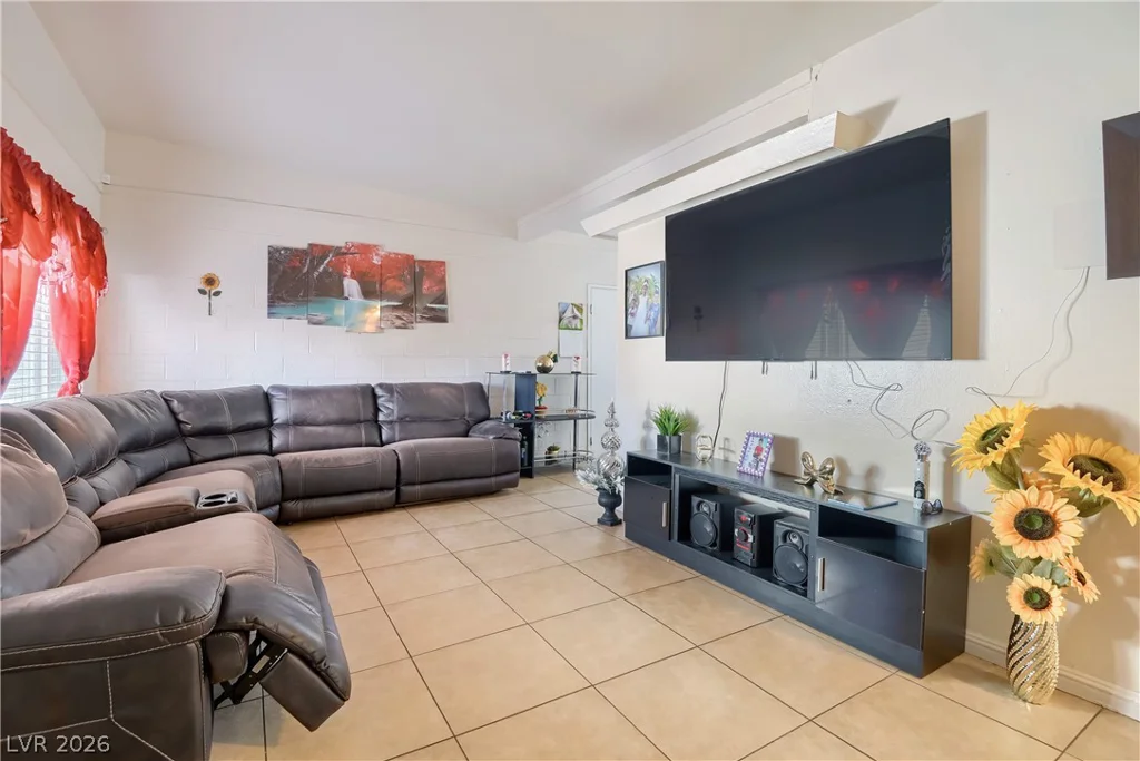 2409 Maroney, Las Vegas, NV 89104