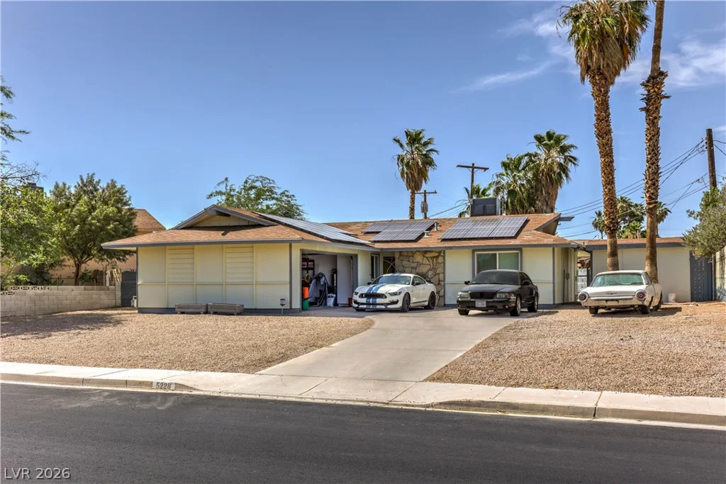 5228 Masters, Las Vegas, NV 89142