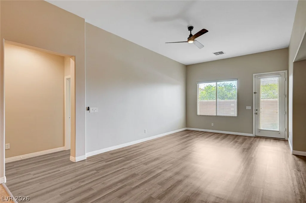 8045 Glacier Falls, North Las Vegas, NV 89085
