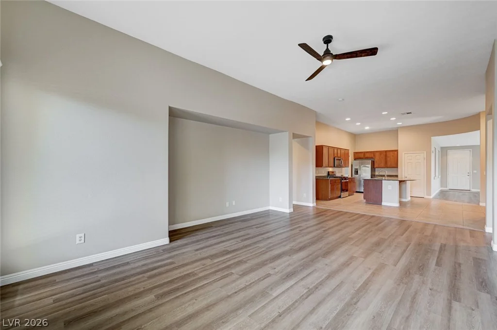 8045 Glacier Falls, North Las Vegas, NV 89085