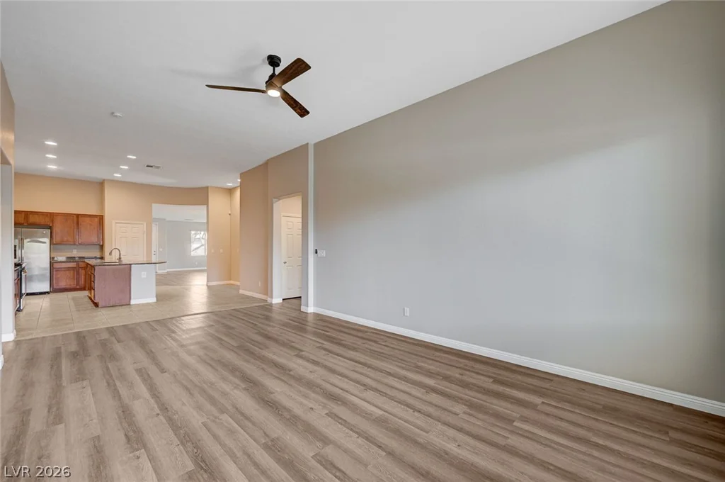 8045 Glacier Falls, North Las Vegas, NV 89085