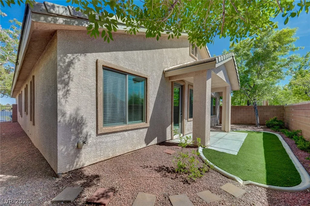 8045 Glacier Falls, North Las Vegas, NV 89085
