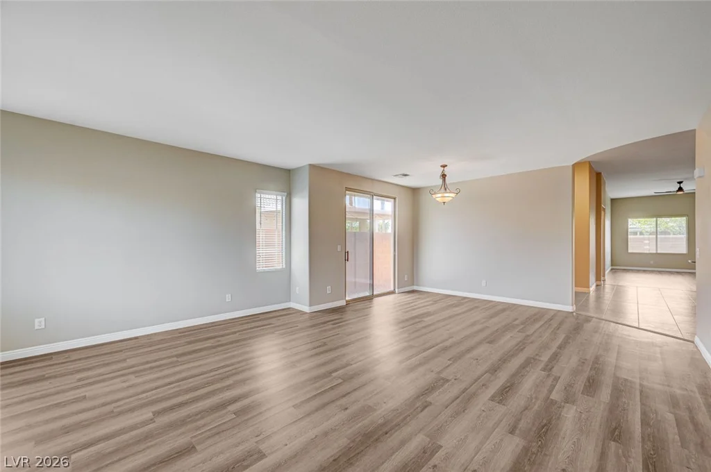 8045 Glacier Falls, North Las Vegas, NV 89085