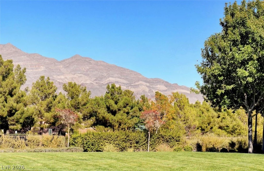 8045 Glacier Falls, North Las Vegas, NV 89085