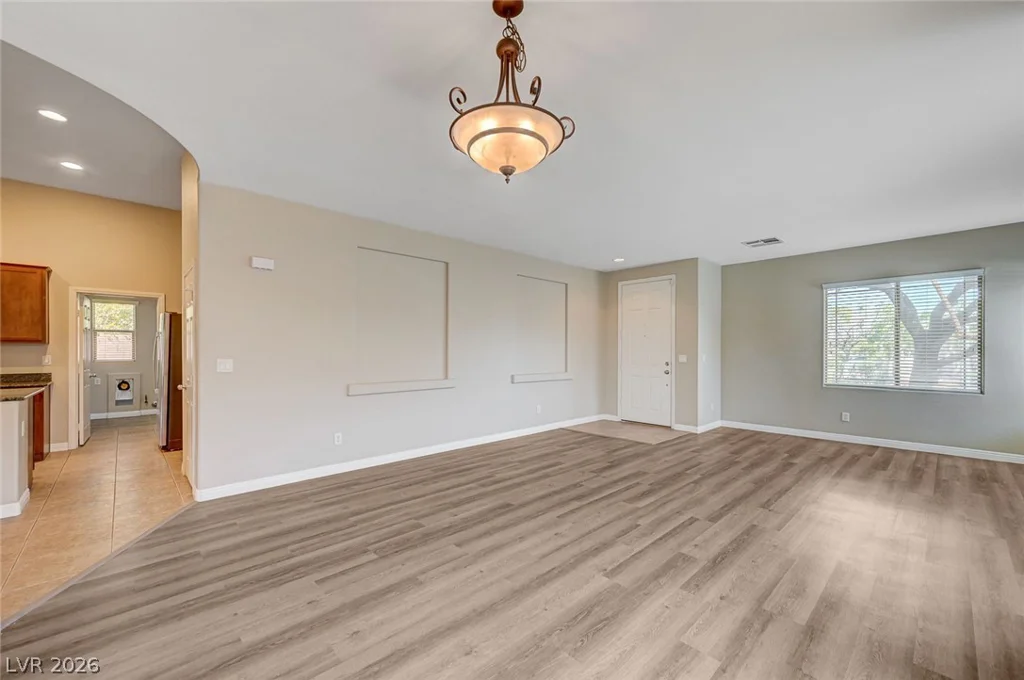 8045 Glacier Falls, North Las Vegas, NV 89085