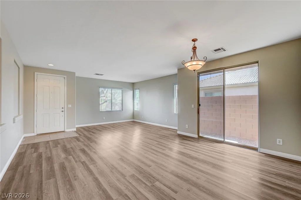 8045 Glacier Falls, North Las Vegas, NV 89085