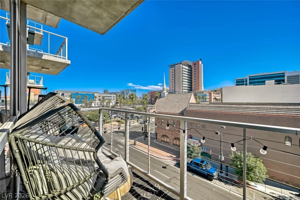 353 Bonneville, Las Vegas, NV 89101