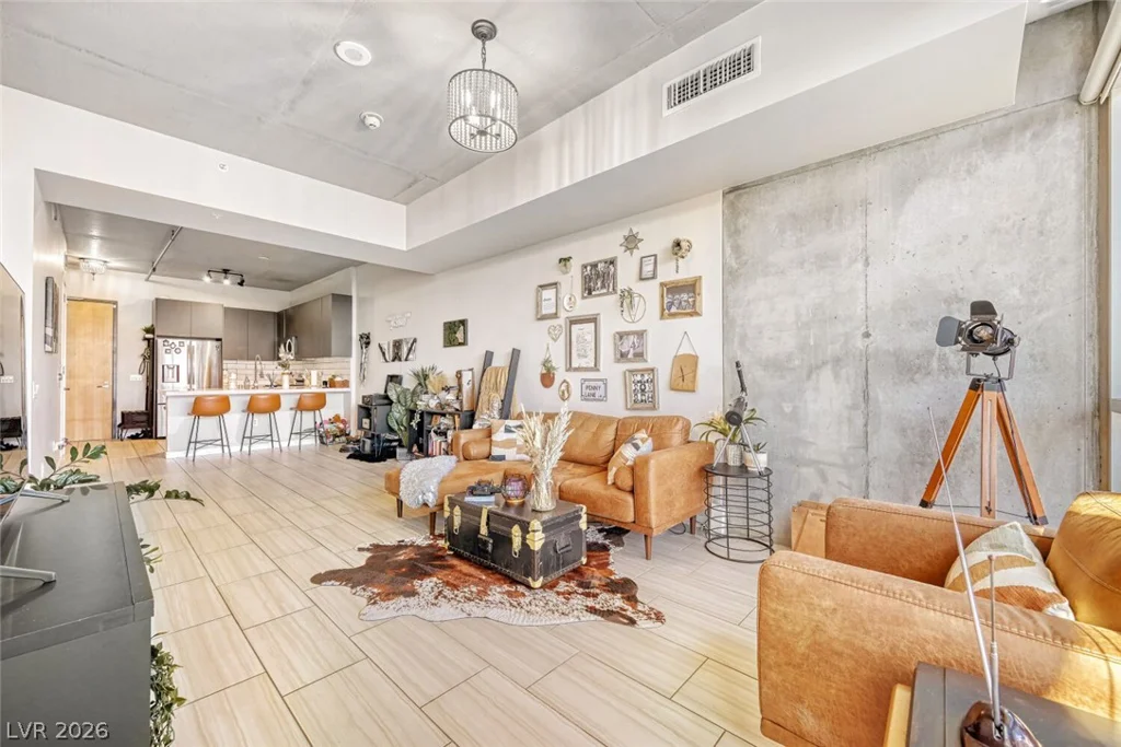 353 Bonneville, Las Vegas, NV 89101