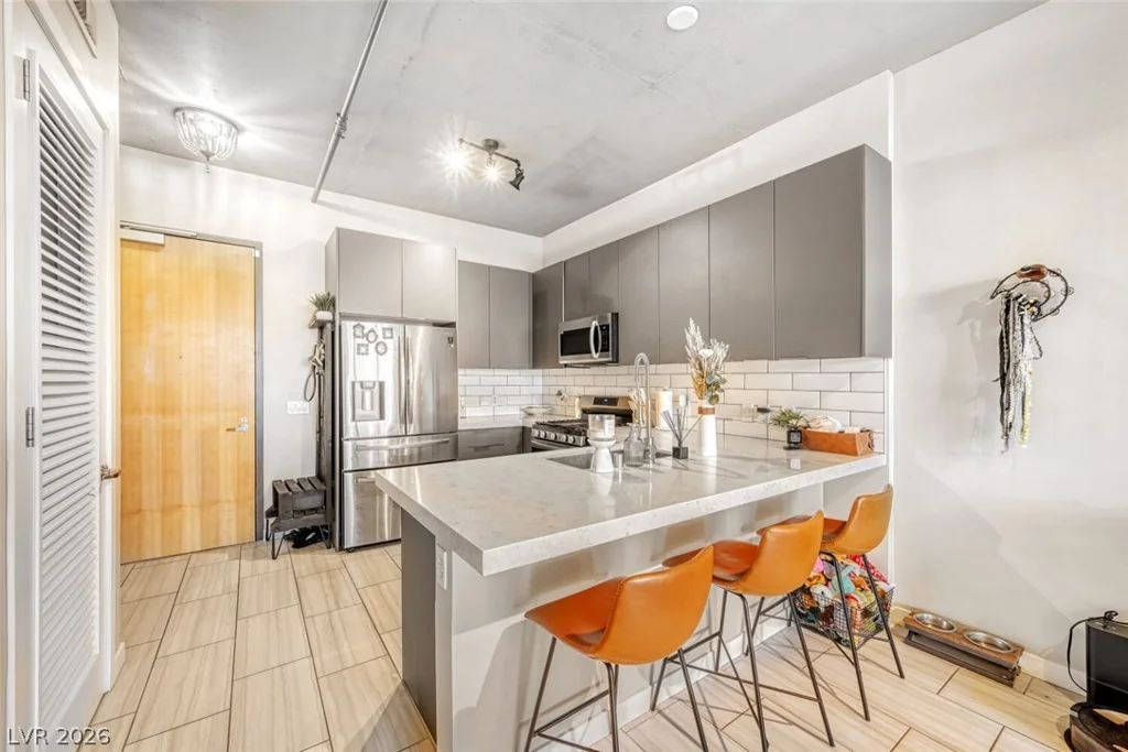 353 Bonneville, Las Vegas, NV 89101
