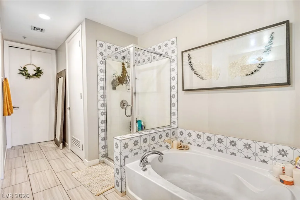 353 Bonneville, Las Vegas, NV 89101