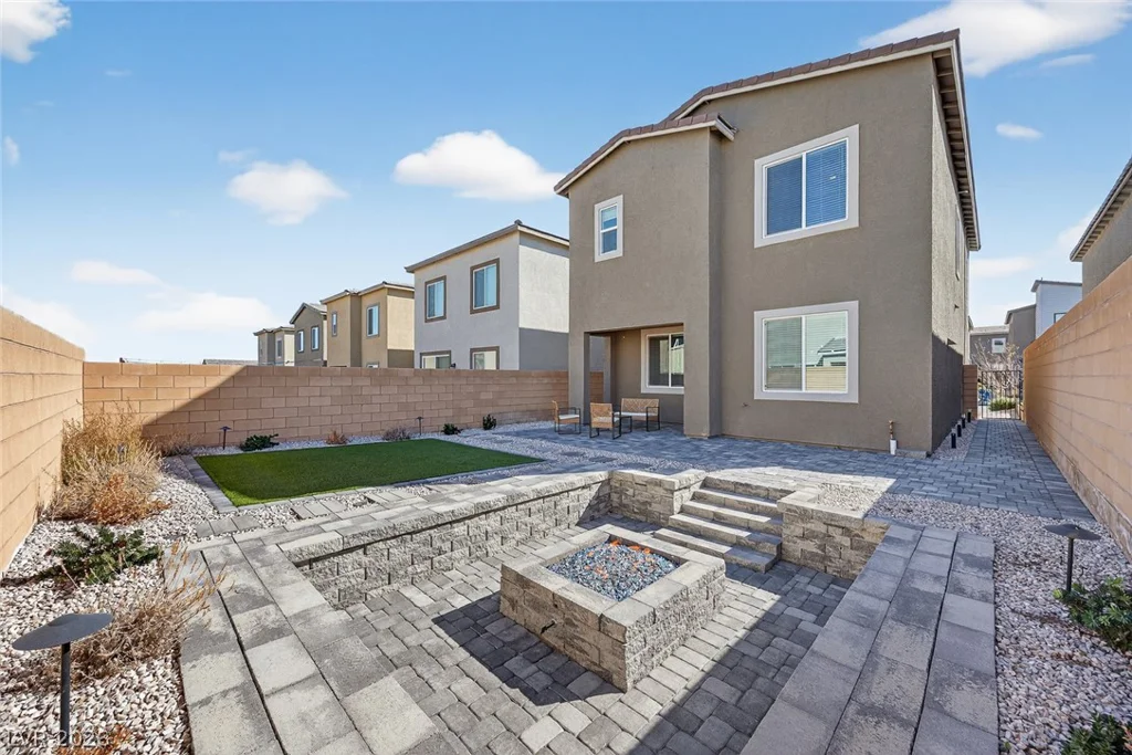 9934 Iron Creek, Las Vegas, NV 89178